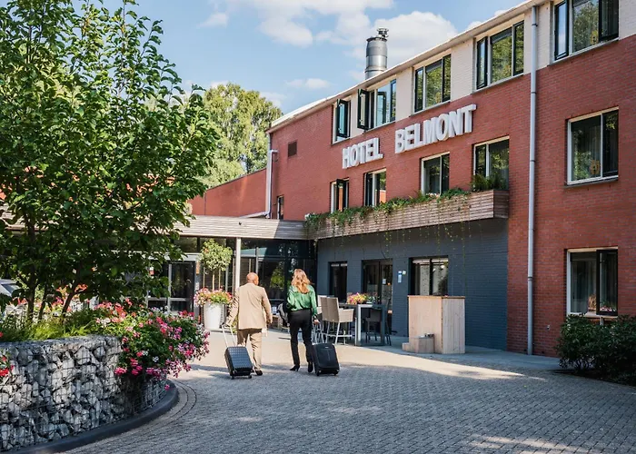 ホテル 50|50 Belmont 3*